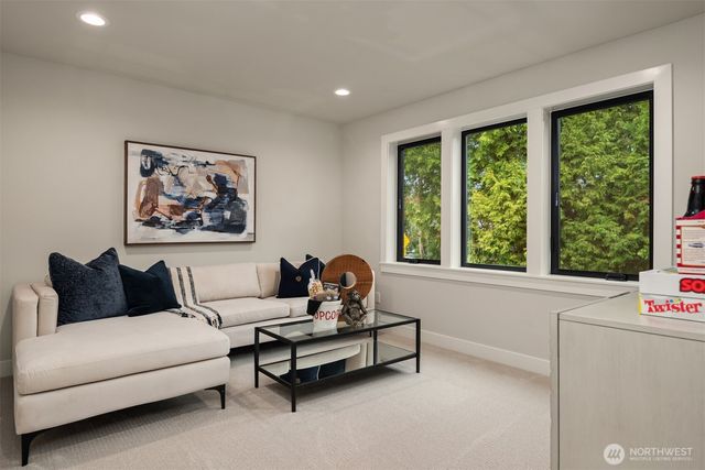 5916 108th Avenue NE, Kirkland, WA 98033