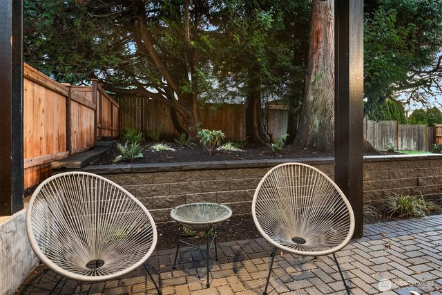 5916 108th Avenue NE, Kirkland, WA 98033