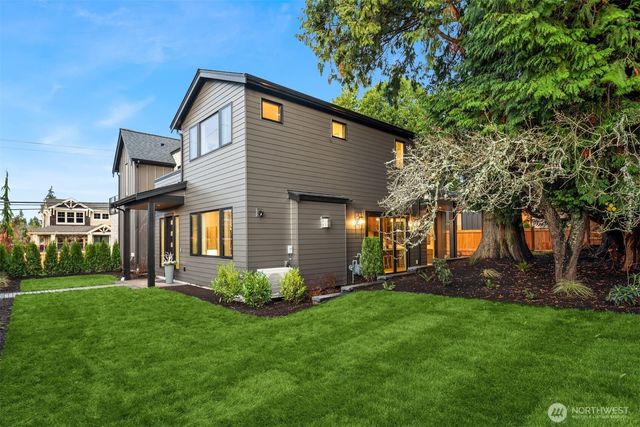 5916 108th Avenue NE, Kirkland, WA 98033