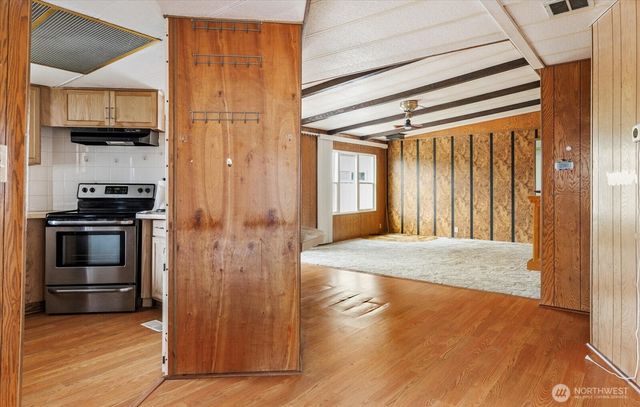 801 Walker Avenue, Oak Harbor, WA 98277