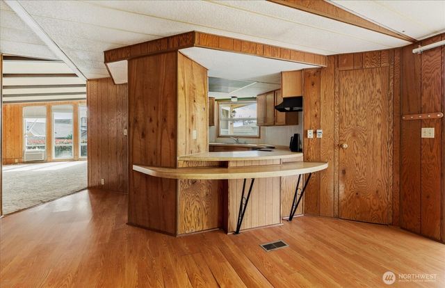 801 Walker Avenue, Oak Harbor, WA 98277