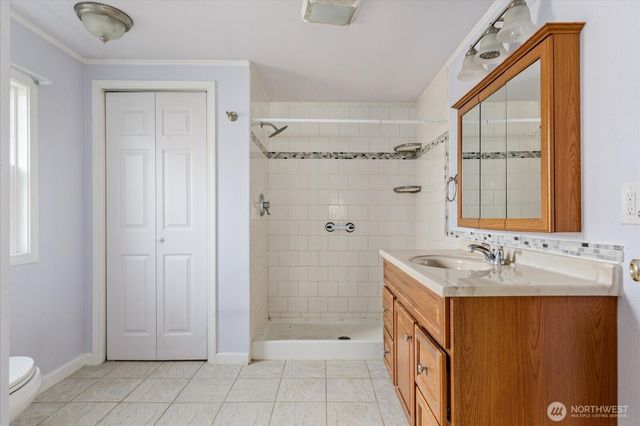 801 Walker Avenue, Oak Harbor, WA 98277