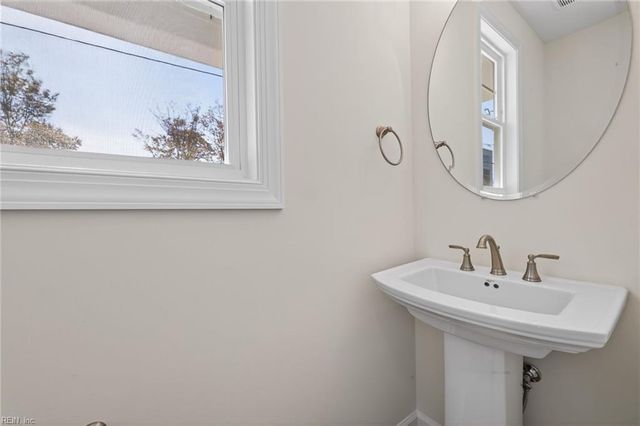 639 22nd ST A, Virginia Beach, VA 23451