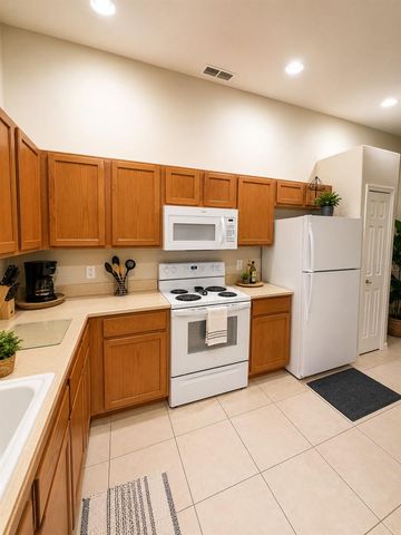 2555 ONEIDA LOOP, Kissimmee, FL 34747