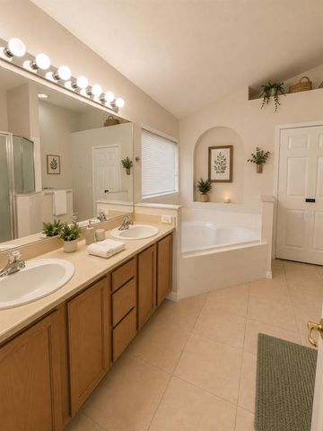 2555 ONEIDA LOOP, Kissimmee, FL 34747