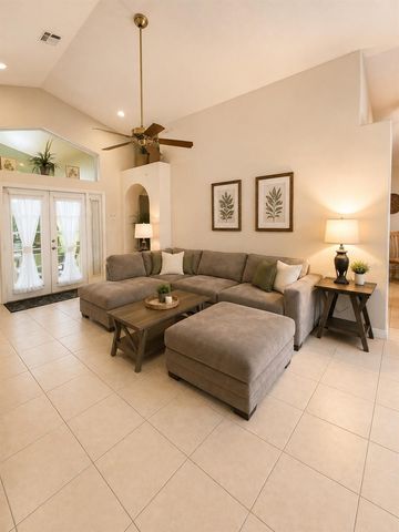 2555 ONEIDA LOOP, Kissimmee, FL 34747