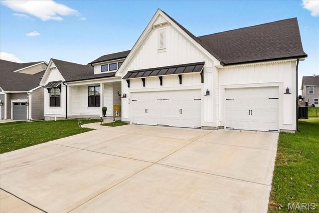 616 Walnut Woods Street, St Charles, MO 63301