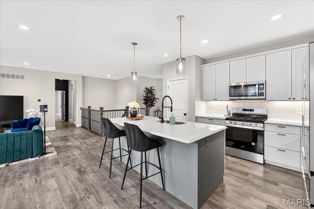 616 Walnut Woods Street, St Charles, MO 63301