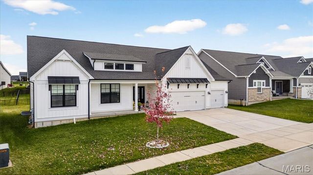 616 Walnut Woods Street, St Charles, MO 63301