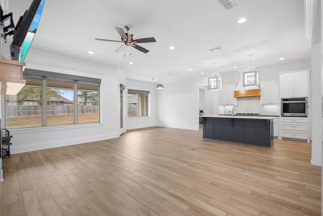 113 Saddle Brook Cir, Hallsville, TX 75650