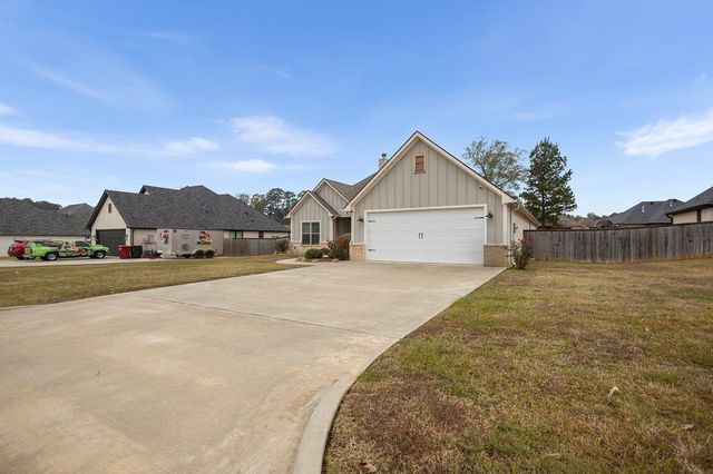 113 Saddle Brook Cir, Hallsville, TX 75650