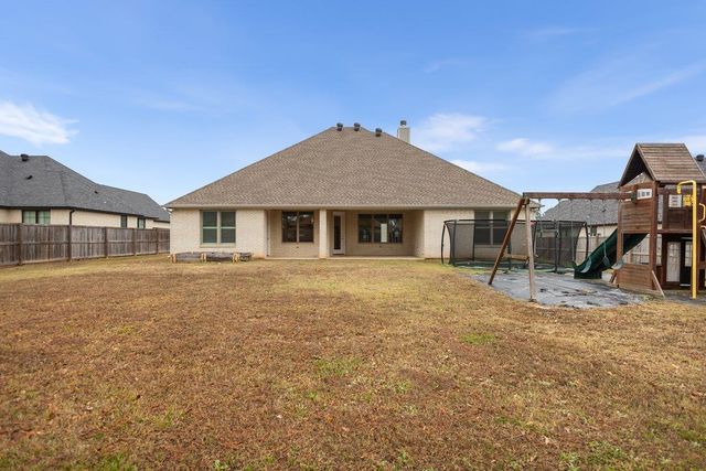 113 Saddle Brook Cir, Hallsville, TX 75650