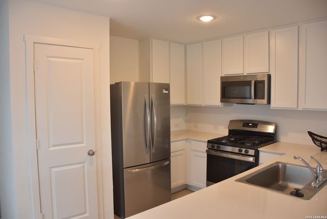 1815 Musk Rose, St Hedwig, TX 78015