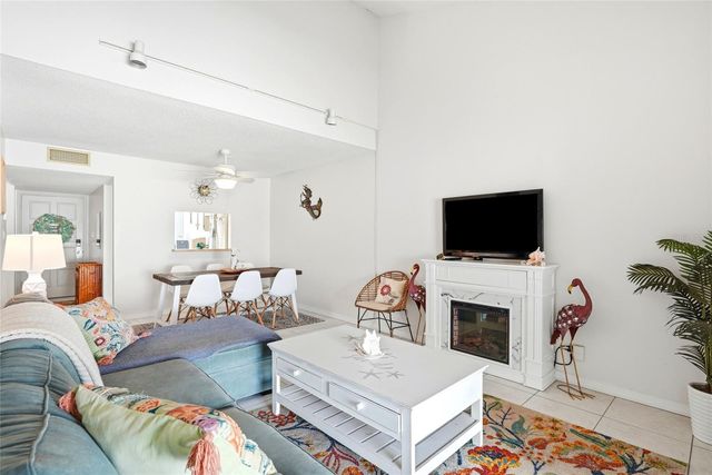 2062 SUNSET POINT ROAD 64, Clearwater, FL 33765