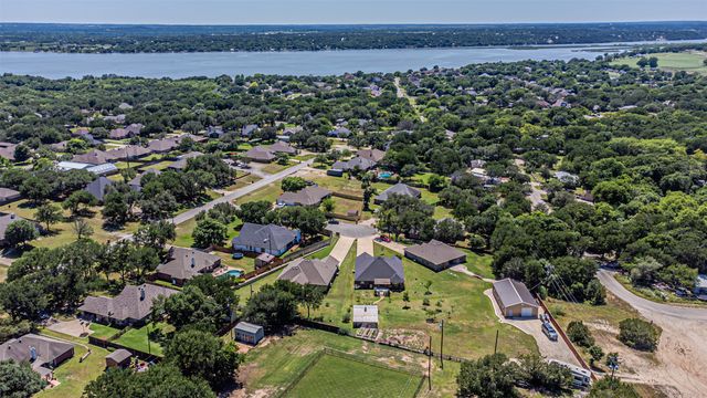 3907 Del Rio Court, Granbury, TX 76049