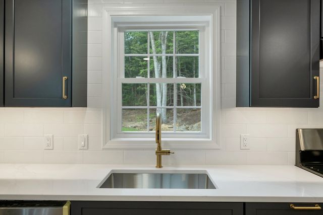 63 Mount Delight Road, Deerfield, NH 03037