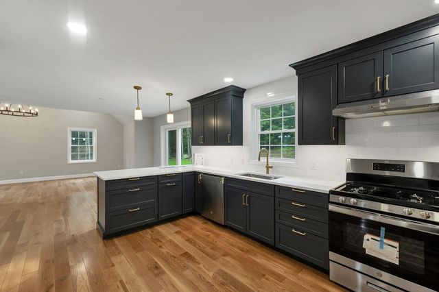 63 Mount Delight Road, Deerfield, NH 03037
