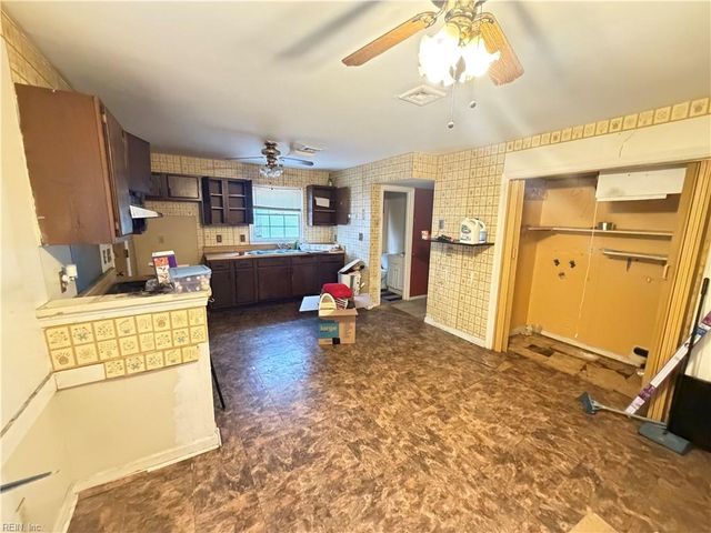 859 Cheyenne DR, Newport News, VA 23608