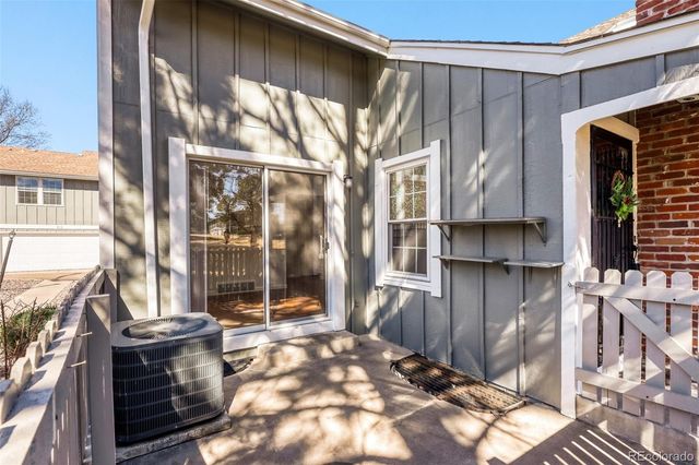 919 S Granby Way, Aurora, CO 80012