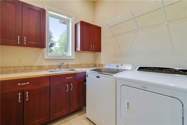 562 Winding Spring Drive, Fayetteville, AR 72703