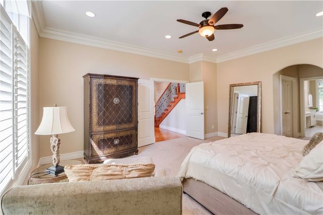 562 Winding Spring Drive, Fayetteville, AR 72703