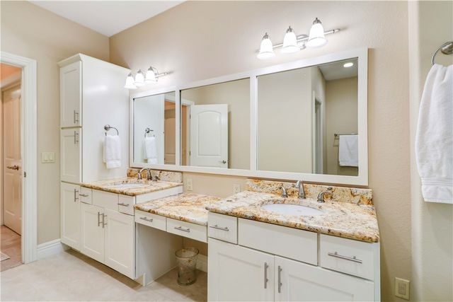 562 Winding Spring Drive, Fayetteville, AR 72703