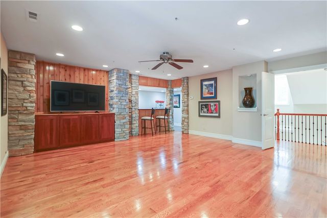 562 Winding Spring Drive, Fayetteville, AR 72703