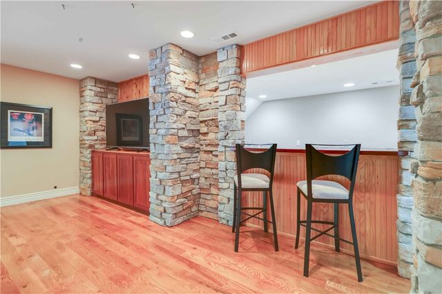 562 Winding Spring Drive, Fayetteville, AR 72703