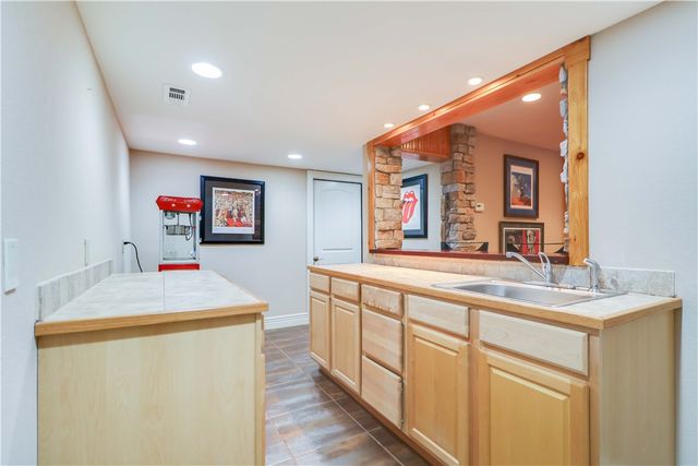 562 Winding Spring Drive, Fayetteville, AR 72703