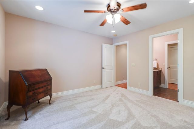 562 Winding Spring Drive, Fayetteville, AR 72703