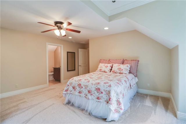 562 Winding Spring Drive, Fayetteville, AR 72703