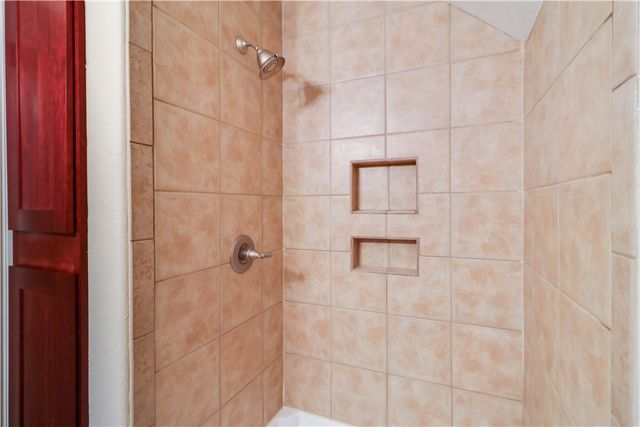 562 Winding Spring Drive, Fayetteville, AR 72703