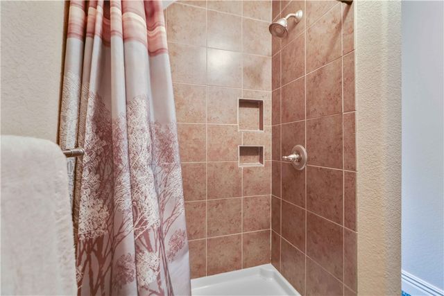 562 Winding Spring Drive, Fayetteville, AR 72703