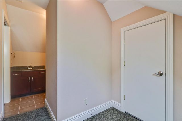 562 Winding Spring Drive, Fayetteville, AR 72703