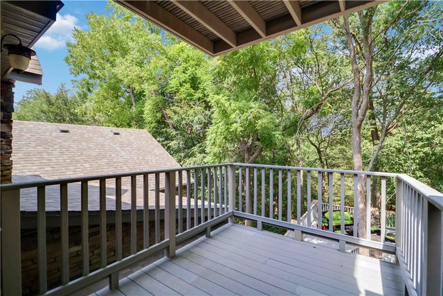 562 Winding Spring Drive, Fayetteville, AR 72703