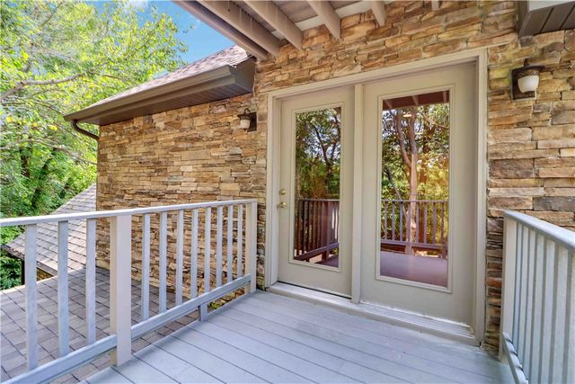 562 Winding Spring Drive, Fayetteville, AR 72703