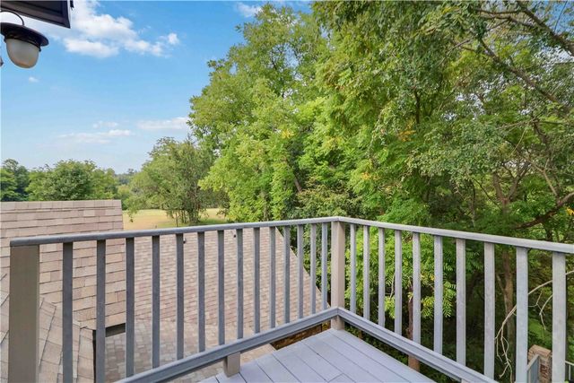 562 Winding Spring Drive, Fayetteville, AR 72703