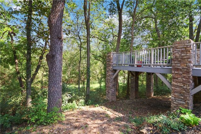 562 Winding Spring Drive, Fayetteville, AR 72703