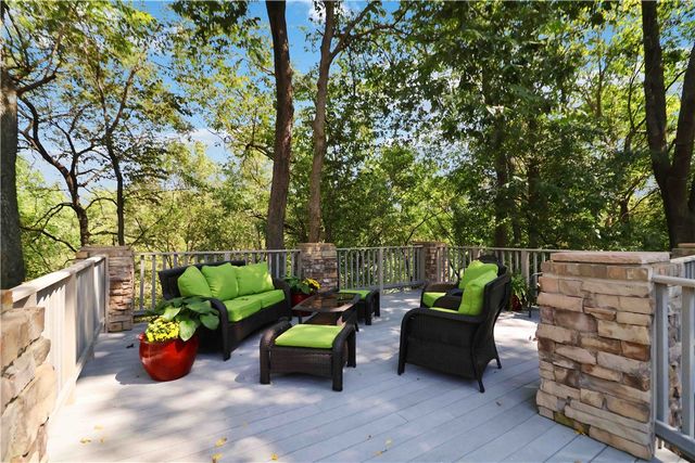 562 Winding Spring Drive, Fayetteville, AR 72703