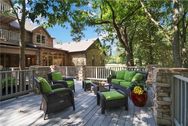 562 Winding Spring Drive, Fayetteville, AR 72703