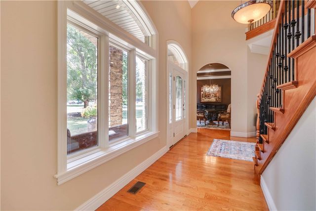 562 Winding Spring Drive, Fayetteville, AR 72703