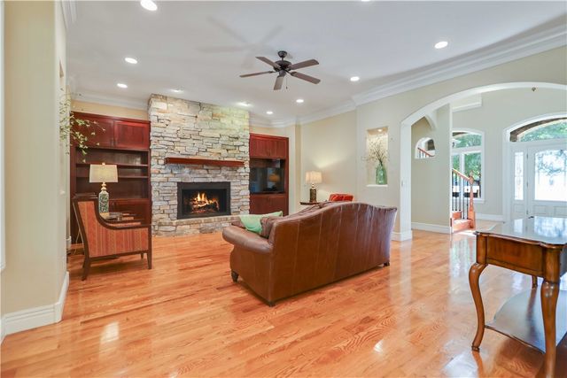 562 Winding Spring Drive, Fayetteville, AR 72703