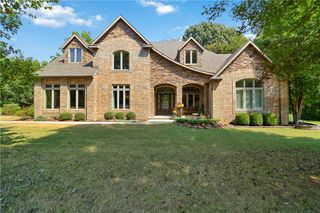 562 Winding Spring Drive, Fayetteville, AR 72703