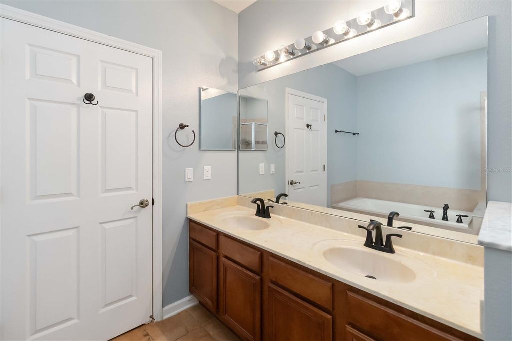 Image 14 of property listing at 8719 SILK BAY PLACE, Orlando, FL 32827