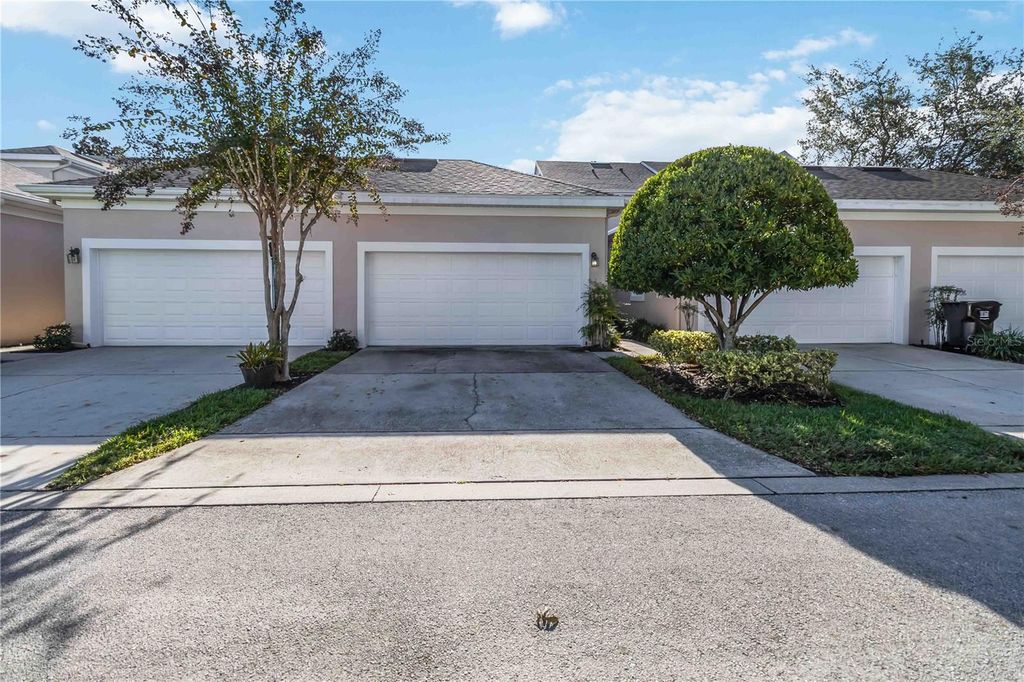 Image 26 of property listing at 8719 SILK BAY PLACE, Orlando, FL 32827