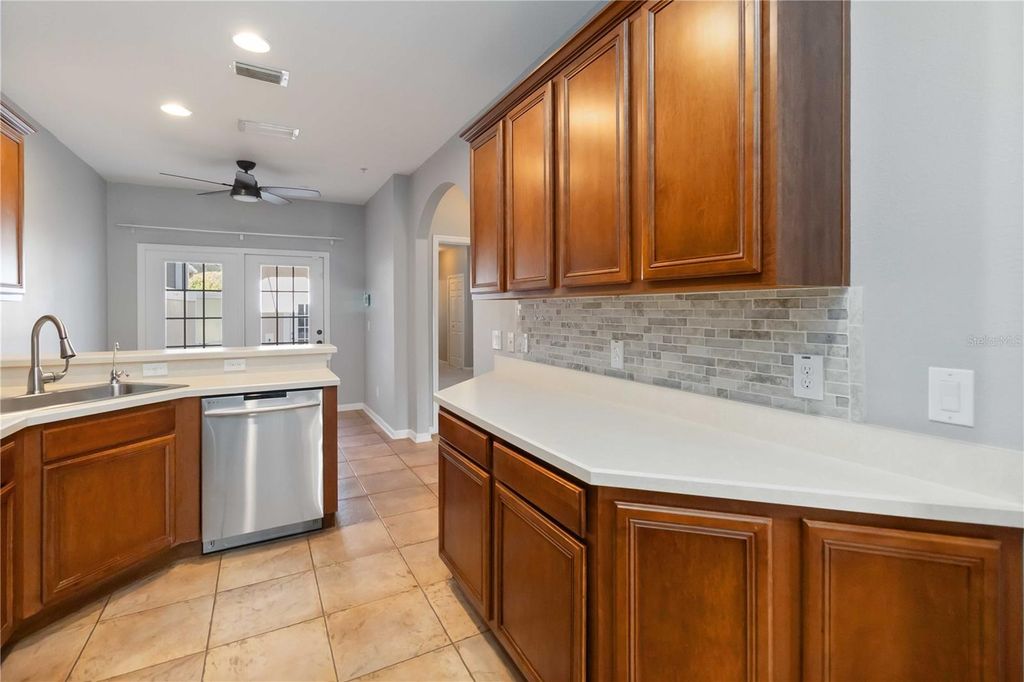 Image 9 of property listing at 8719 SILK BAY PLACE, Orlando, FL 32827