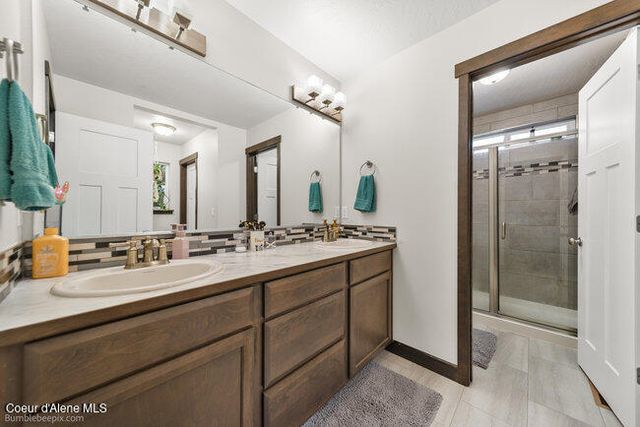 2489 Side Saddle Ln, Post Falls, ID 83854