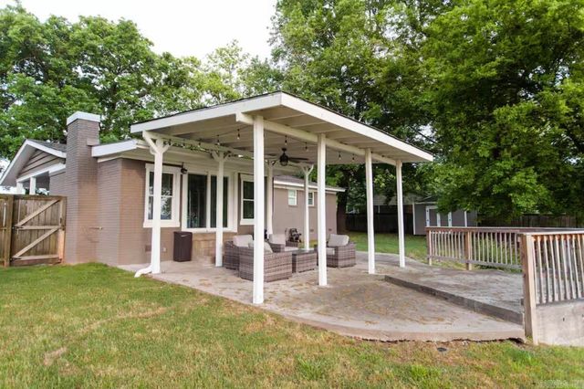 39 Plantation Drive, Little Rock, AR 72206