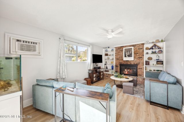 7428 SANDHURST Road S, Jacksonville, FL 32277