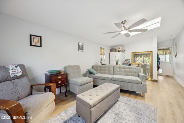 7428 SANDHURST Road S, Jacksonville, FL 32277